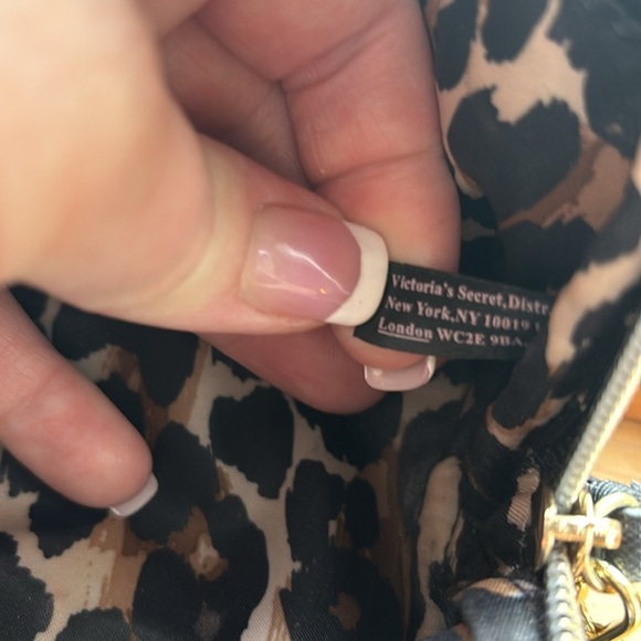 COPY - Victoria’s secret zip up makeup bag - Picture 8 of 8